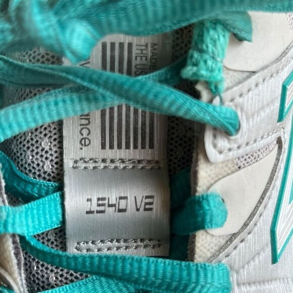 New Balance 1540v2 Women’s Athletic Shoes in Gray and Teal, Size 8.5 wide - Picture 8 of 10